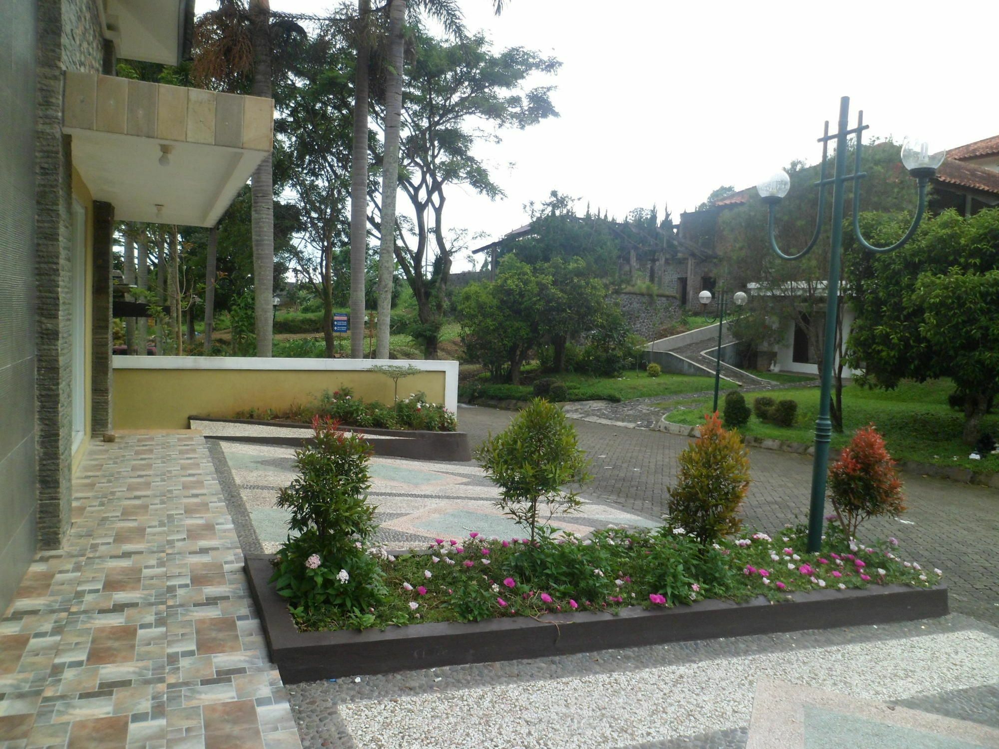 Villa Bukit Danau Cipanas  Dış mekan fotoğraf