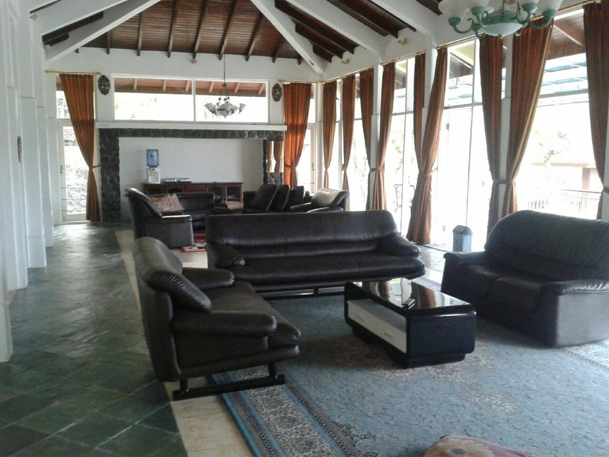 Villa Bukit Danau Cipanas  Dış mekan fotoğraf