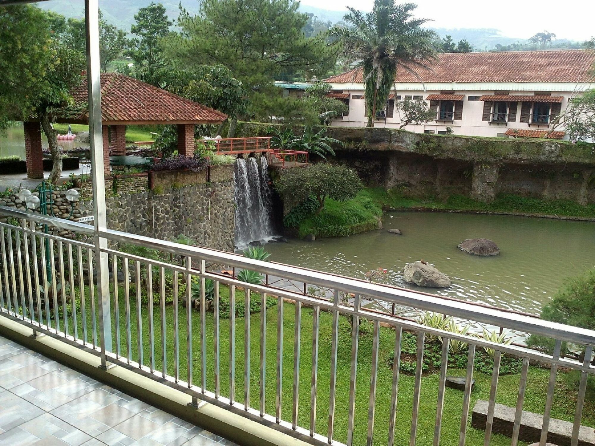 Villa Bukit Danau Cipanas  Dış mekan fotoğraf